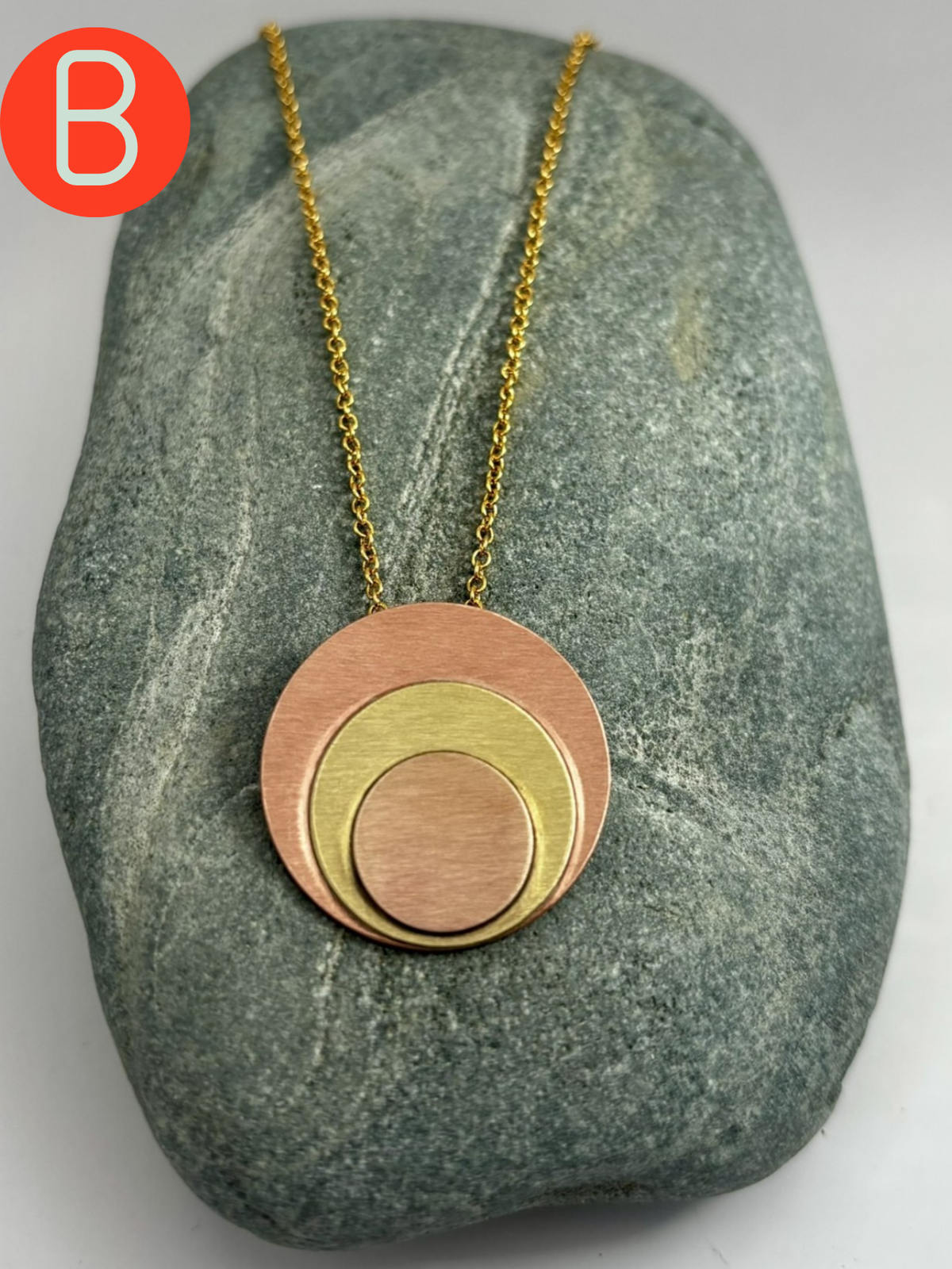 Contrasting Circles Necklace