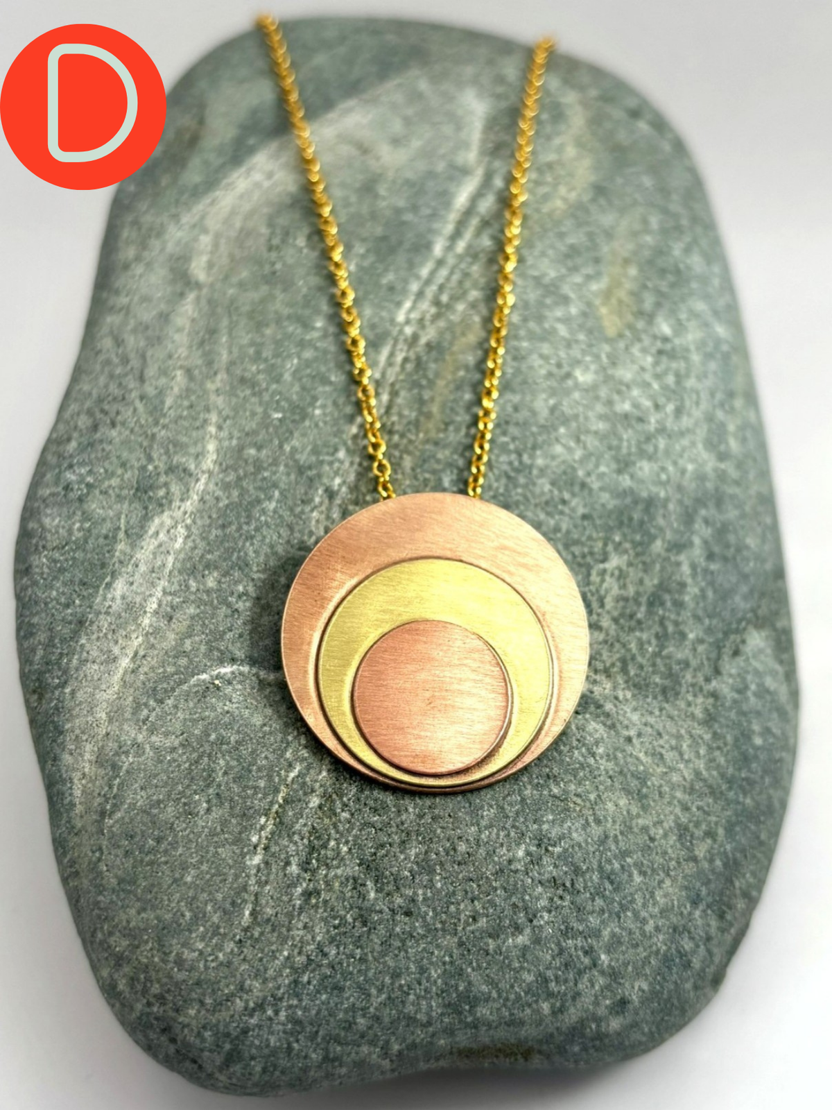 Contrasting Circles Necklace