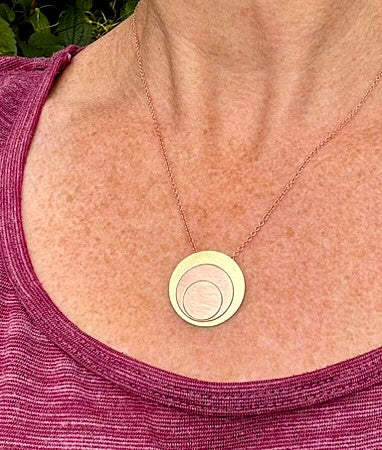 Contrasting Circles Necklace